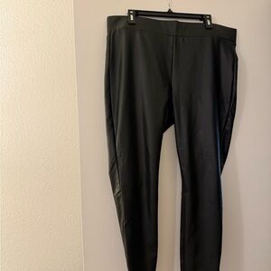 Women’s faux leather leggings